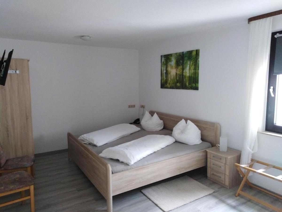 Zimmer Ohne Fruehstueck In Der Forellenzucht Burgen (Mayen-Koblenz) Exterior foto