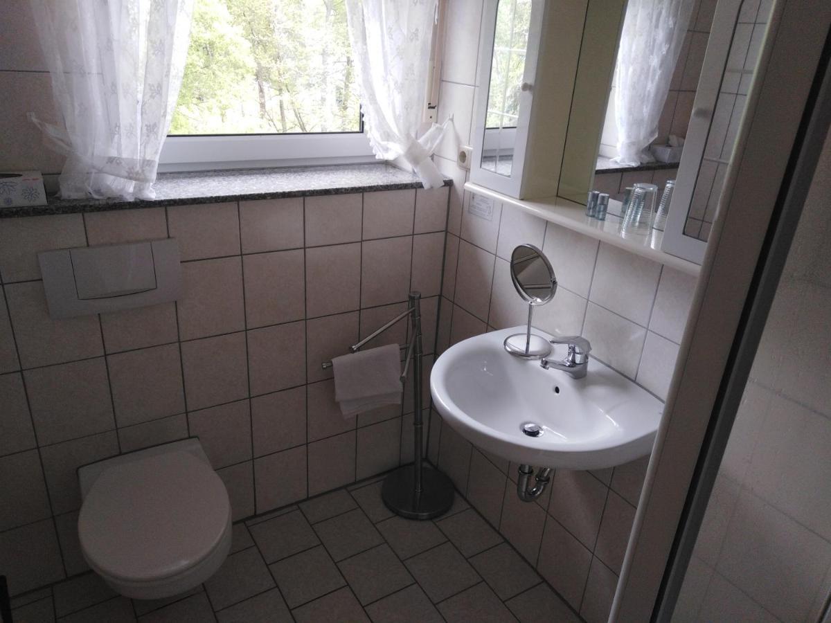 Zimmer Ohne Fruehstueck In Der Forellenzucht Burgen (Mayen-Koblenz) Exterior foto